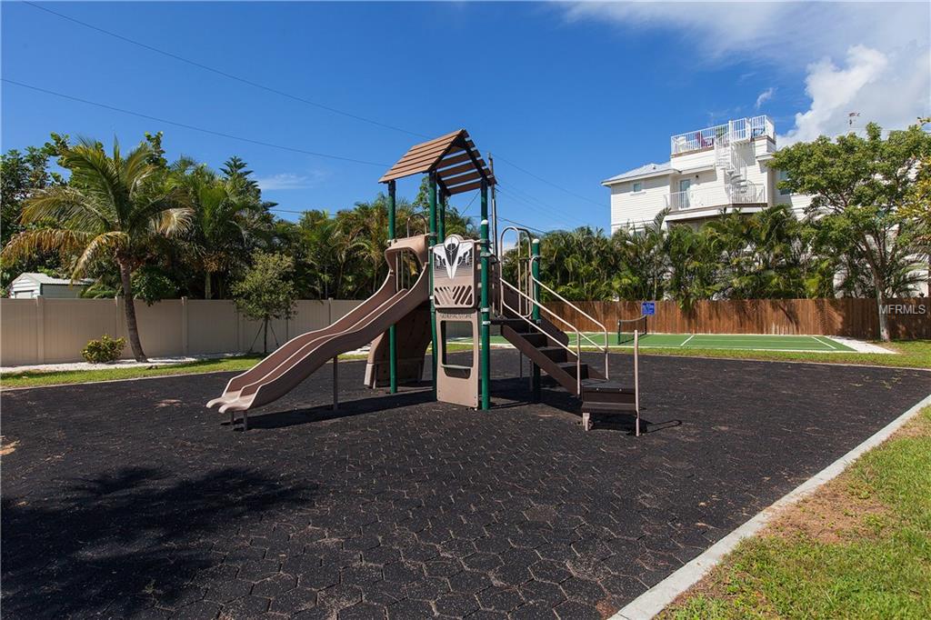 305 HIGHLAND AVENUE, BRADENTON BEACH, Florida 34217, 2 Bedrooms Bedrooms, 4 Rooms Rooms,1 BathroomBathrooms,Residential,For sale,HIGHLAND,A4194279