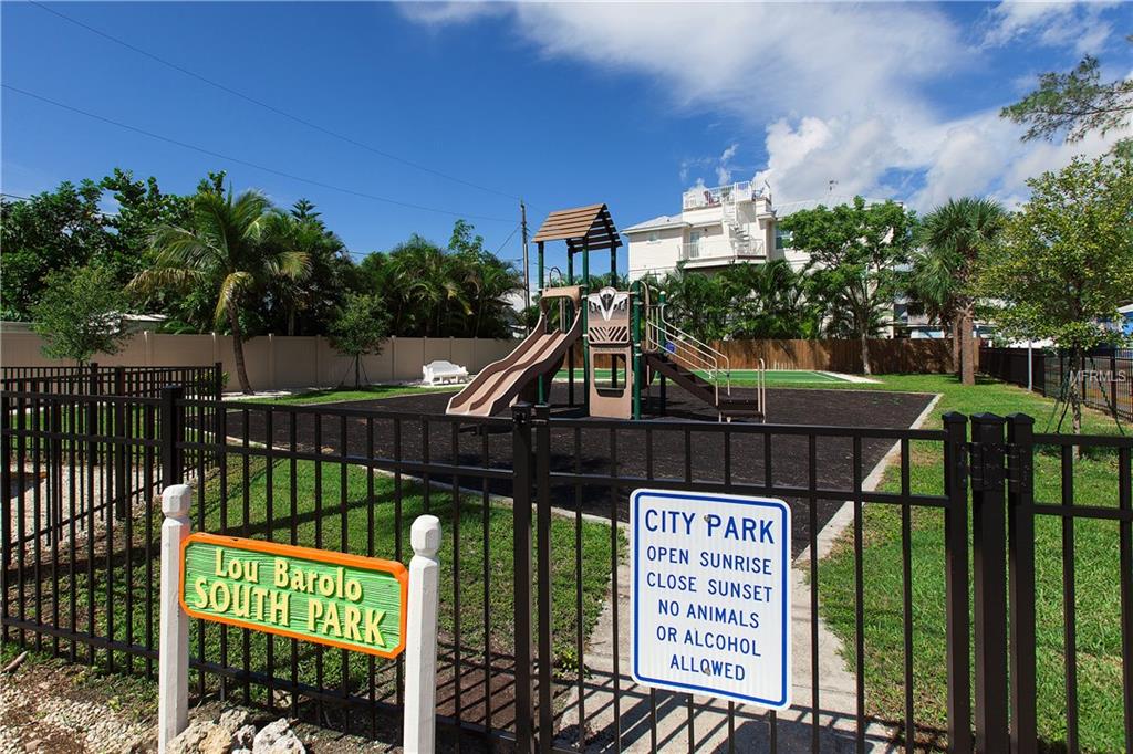 305 HIGHLAND AVENUE, BRADENTON BEACH, Florida 34217, 2 Bedrooms Bedrooms, 4 Rooms Rooms,1 BathroomBathrooms,Residential,For sale,HIGHLAND,A4194279