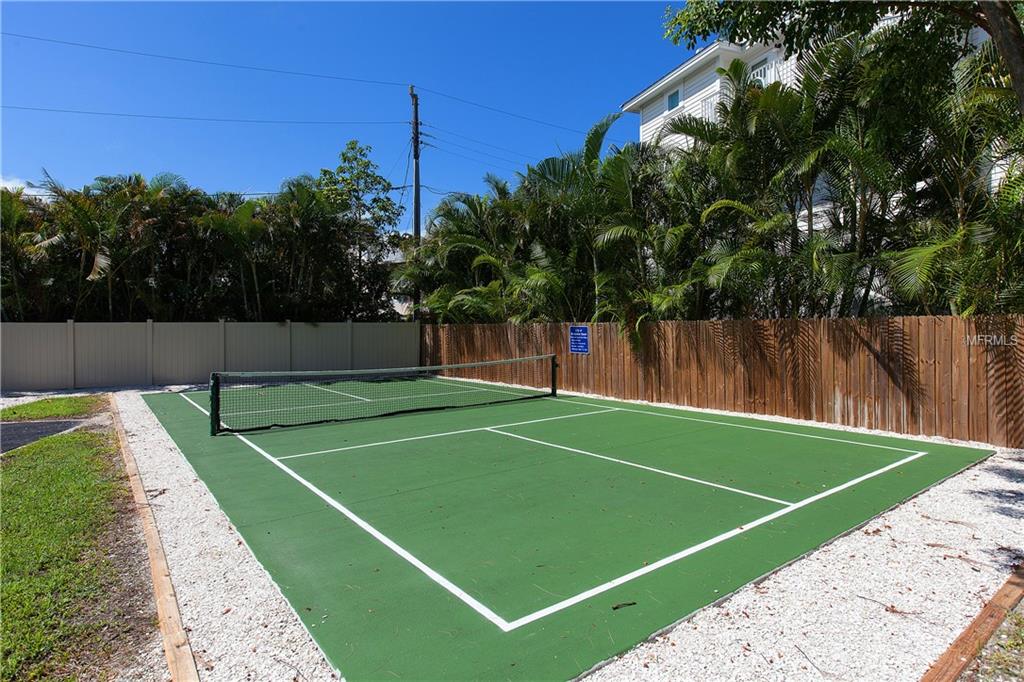 305 HIGHLAND AVENUE, BRADENTON BEACH, Florida 34217, 2 Bedrooms Bedrooms, 4 Rooms Rooms,1 BathroomBathrooms,Residential,For sale,HIGHLAND,A4194279