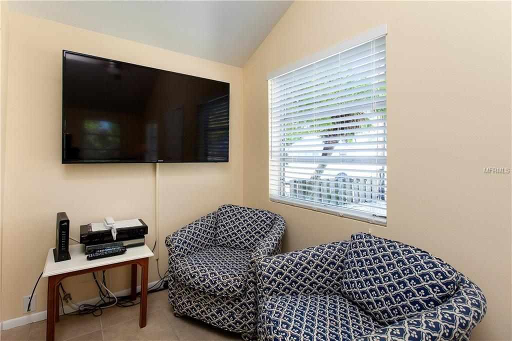 305 HIGHLAND AVENUE, BRADENTON BEACH, Florida 34217, 2 Bedrooms Bedrooms, 4 Rooms Rooms,1 BathroomBathrooms,Residential,For sale,HIGHLAND,A4194279