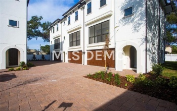 3215 W DE LEON STREET, TAMPA, Florida 33609, 3 Bedrooms Bedrooms, 9 Rooms Rooms,3 BathroomsBathrooms,Residential,For sale,DE LEON,T2912302