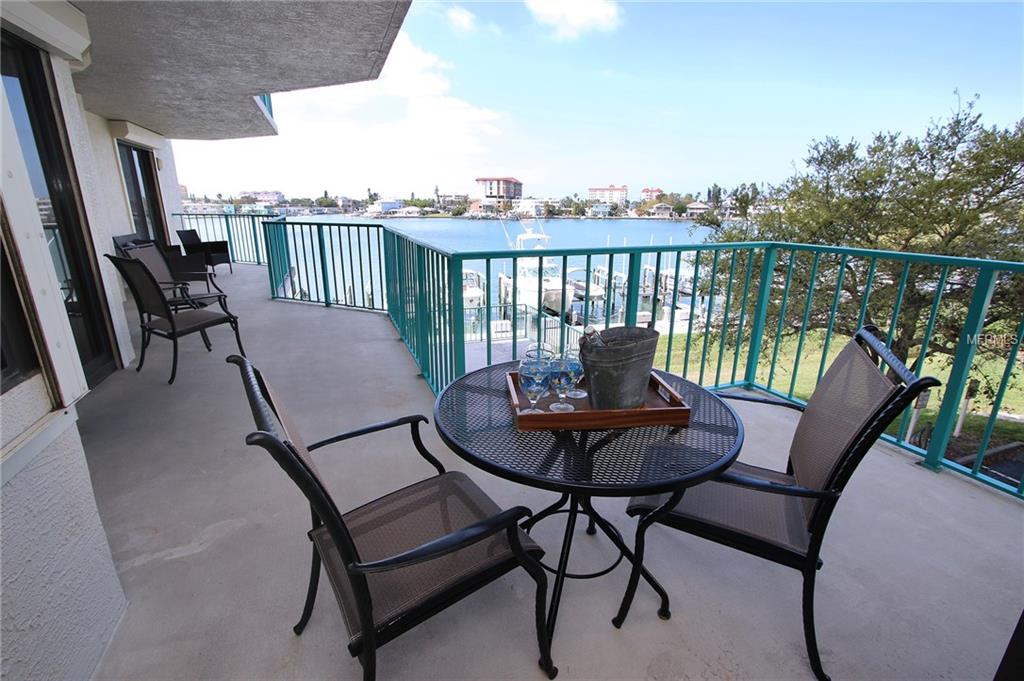 680 ISLAND WAY, CLEARWATER BEACH, Florida 33767, 3 Bedrooms Bedrooms, 10 Rooms Rooms,3 BathroomsBathrooms,Residential,For sale,ISLAND,U7840525