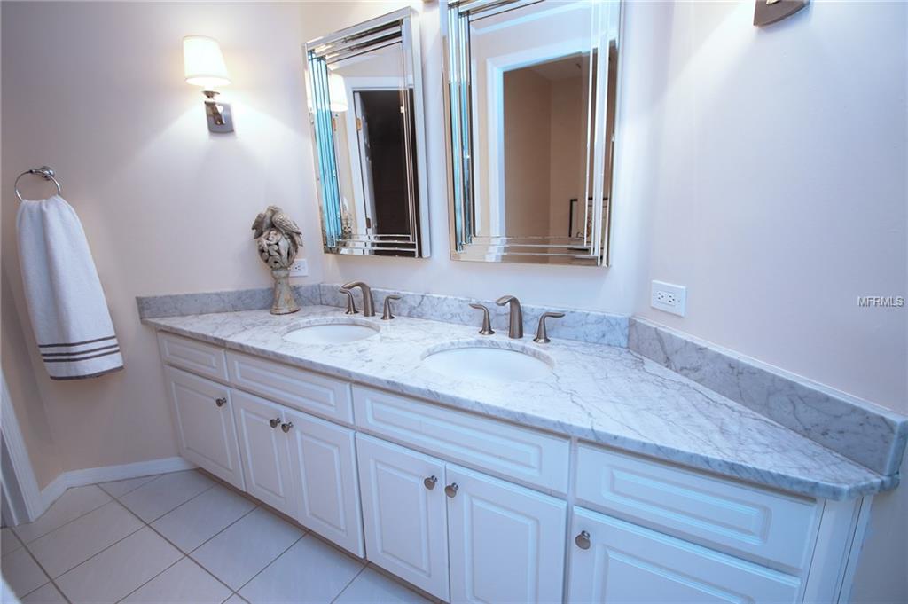 680 ISLAND WAY, CLEARWATER BEACH, Florida 33767, 3 Bedrooms Bedrooms, 10 Rooms Rooms,3 BathroomsBathrooms,Residential,For sale,ISLAND,U7840525