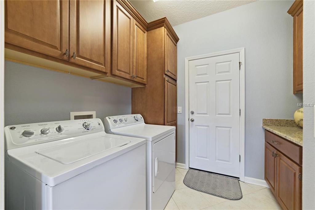 10985 WILLOW RIDGE LOOP, ORLANDO, Florida 32825, 4 Bedrooms Bedrooms, 3 Rooms Rooms,3 BathroomsBathrooms,Residential,For sale,WILLOW RIDGE,O5557183