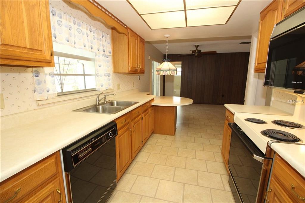 609 PRAIRIE LANE, ALTAMONTE SPRINGS, Florida 32714, 3 Bedrooms Bedrooms, 10 Rooms Rooms,2 BathroomsBathrooms,Residential,For sale,PRAIRIE,O5561189