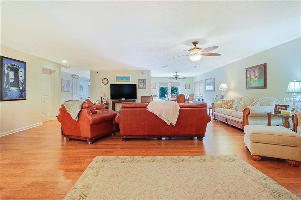 1011 MANDALAY AVENUE, CLEARWATER BEACH, Florida 33767, 4 Bedrooms Bedrooms, 3 Rooms Rooms,2 BathroomsBathrooms,Residential,For sale,MANDALAY,U7839285