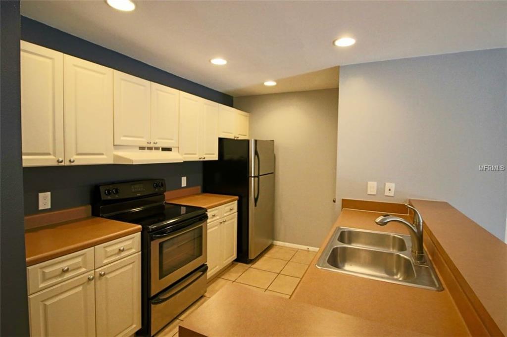 9481 HIGHLAND OAK DRIVE, TAMPA, Florida 33647, 2 Bedrooms Bedrooms, 5 Rooms Rooms,1 BathroomBathrooms,Residential,For sale,HIGHLAND OAK,T2918709