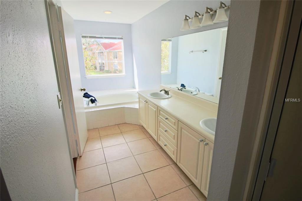 9481 HIGHLAND OAK DRIVE, TAMPA, Florida 33647, 2 Bedrooms Bedrooms, 5 Rooms Rooms,1 BathroomBathrooms,Residential,For sale,HIGHLAND OAK,T2918709