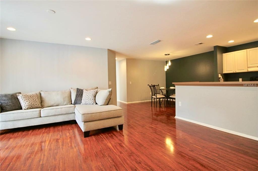 9481 HIGHLAND OAK DRIVE, TAMPA, Florida 33647, 2 Bedrooms Bedrooms, 5 Rooms Rooms,1 BathroomBathrooms,Residential,For sale,HIGHLAND OAK,T2918709