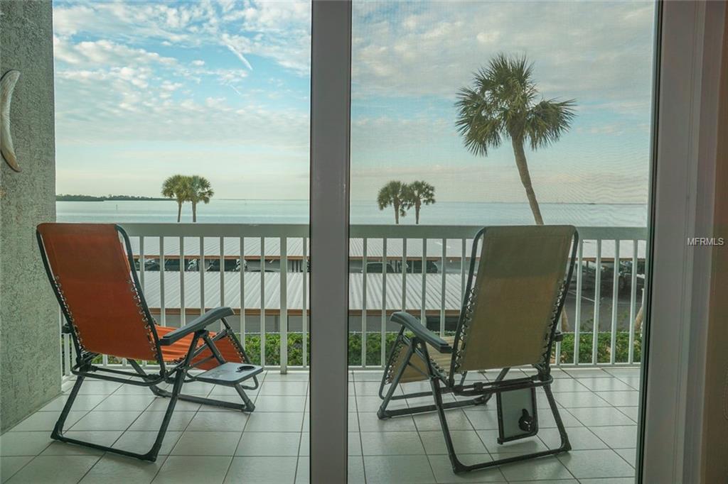 7 ISLAND PARK PLACE, DUNEDIN, Florida 34698, 3 Bedrooms Bedrooms, 5 Rooms Rooms,2 BathroomsBathrooms,Residential,For sale,ISLAND PARK,U7843360