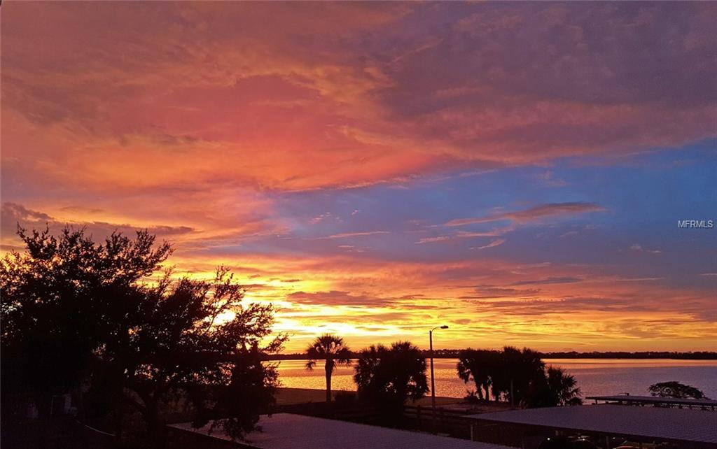 7 ISLAND PARK PLACE, DUNEDIN, Florida 34698, 3 Bedrooms Bedrooms, 5 Rooms Rooms,2 BathroomsBathrooms,Residential,For sale,ISLAND PARK,U7843360