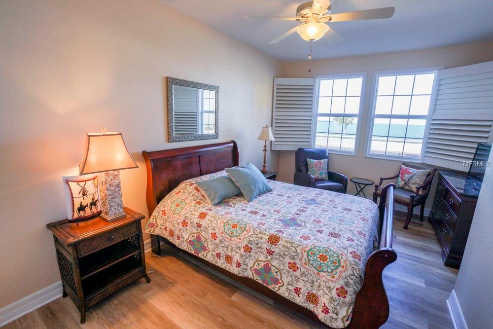 7 ISLAND PARK PLACE, DUNEDIN, Florida 34698, 3 Bedrooms Bedrooms, 5 Rooms Rooms,2 BathroomsBathrooms,Residential,For sale,ISLAND PARK,U7843360