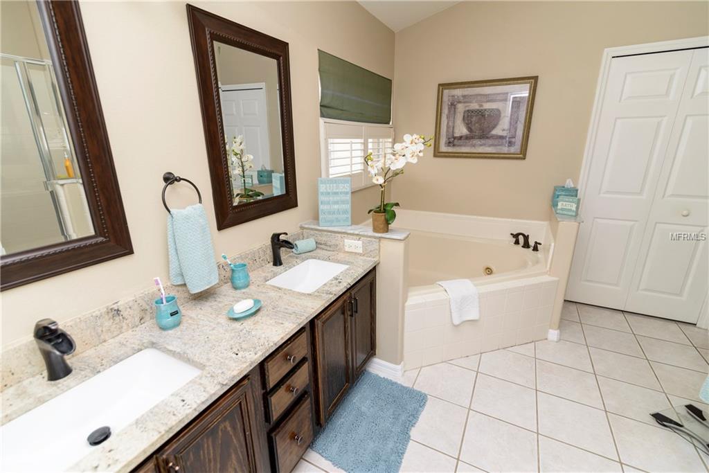 11136 CRYSTAL GLEN BOULEVARD, ORLANDO, Florida 32837, 5 Bedrooms Bedrooms, 6 Rooms Rooms,3 BathroomsBathrooms,Residential,For sale,CRYSTAL GLEN,O5558921