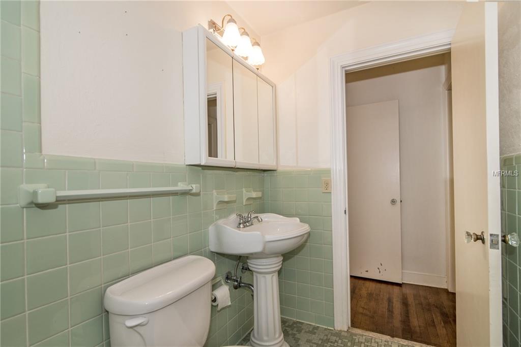 317 24TH STREET W, BRADENTON, Florida 34205, 3 Bedrooms Bedrooms, 6 Rooms Rooms,2 BathroomsBathrooms,Residential,For sale,24TH,U7846132