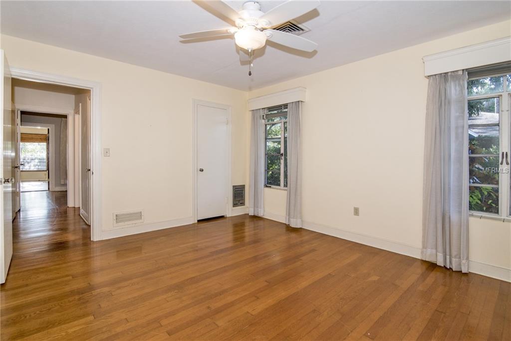 317 24TH STREET W, BRADENTON, Florida 34205, 3 Bedrooms Bedrooms, 6 Rooms Rooms,2 BathroomsBathrooms,Residential,For sale,24TH,U7846132