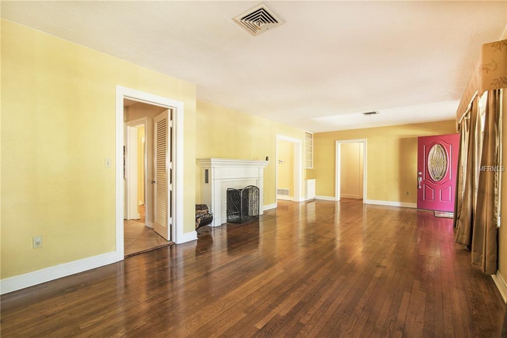 317 24TH STREET W, BRADENTON, Florida 34205, 3 Bedrooms Bedrooms, 6 Rooms Rooms,2 BathroomsBathrooms,Residential,For sale,24TH,U7846132