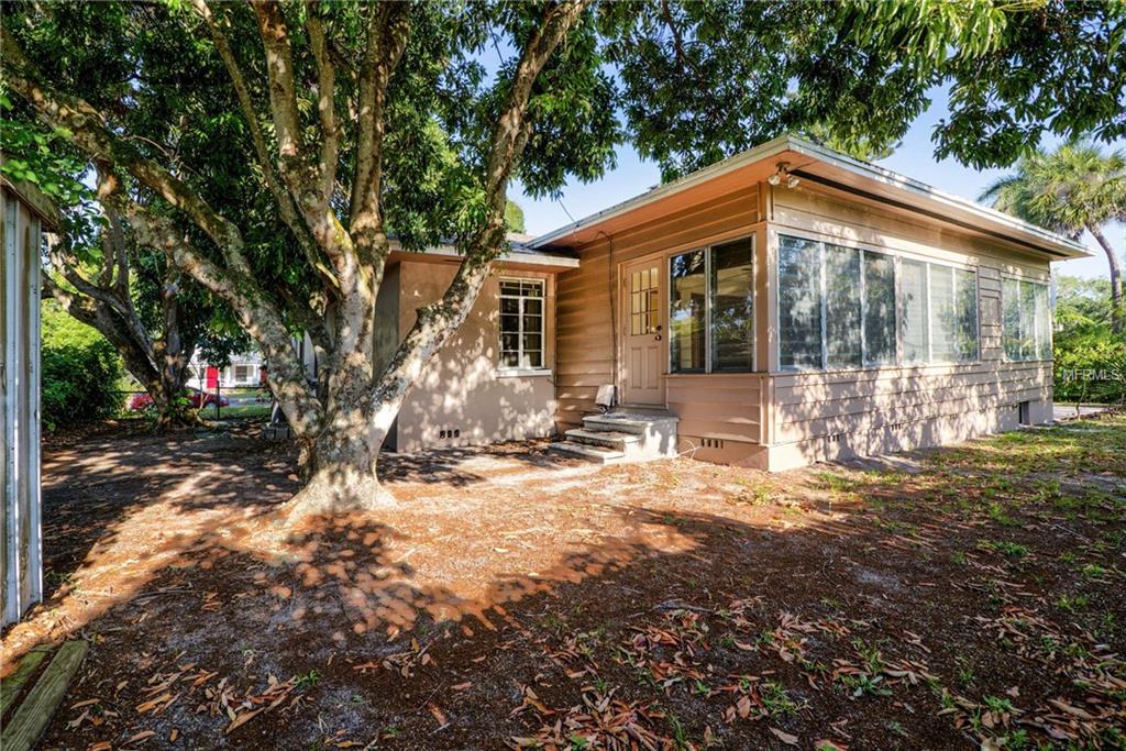 317 24TH STREET W, BRADENTON, Florida 34205, 3 Bedrooms Bedrooms, 6 Rooms Rooms,2 BathroomsBathrooms,Residential,For sale,24TH,U7846132