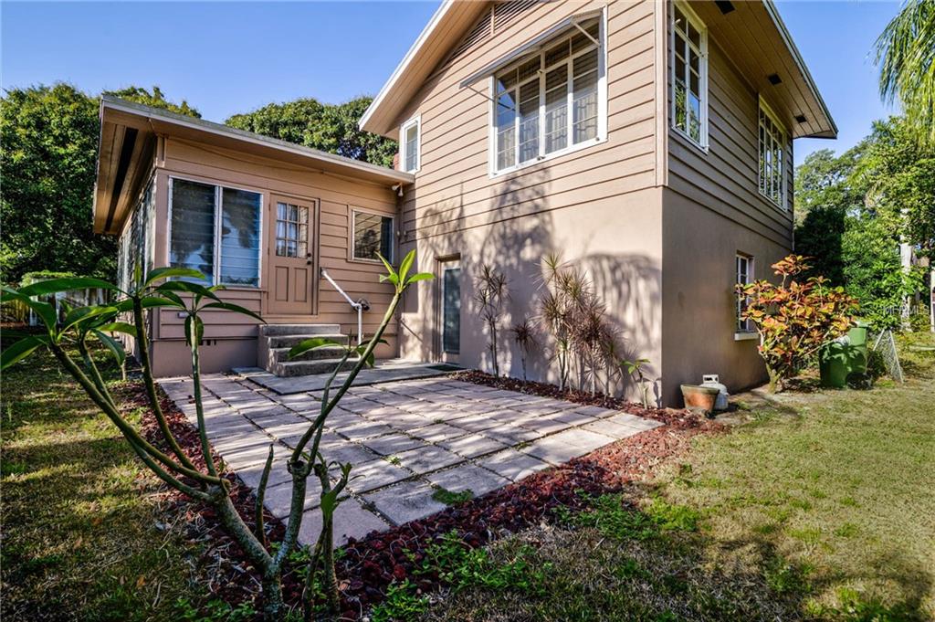 317 24TH STREET W, BRADENTON, Florida 34205, 3 Bedrooms Bedrooms, 6 Rooms Rooms,2 BathroomsBathrooms,Residential,For sale,24TH,U7846132