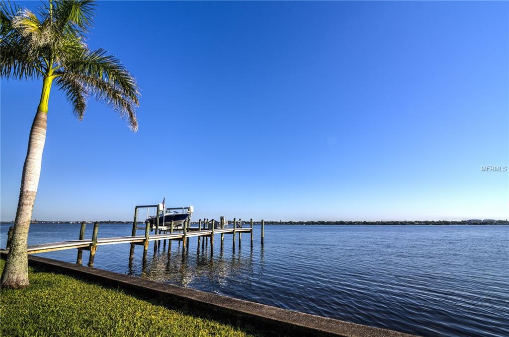 317 24TH STREET W, BRADENTON, Florida 34205, 3 Bedrooms Bedrooms, 6 Rooms Rooms,2 BathroomsBathrooms,Residential,For sale,24TH,U7846132