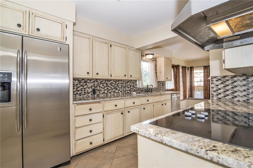 317 24TH STREET W, BRADENTON, Florida 34205, 3 Bedrooms Bedrooms, 6 Rooms Rooms,2 BathroomsBathrooms,Residential,For sale,24TH,U7846132