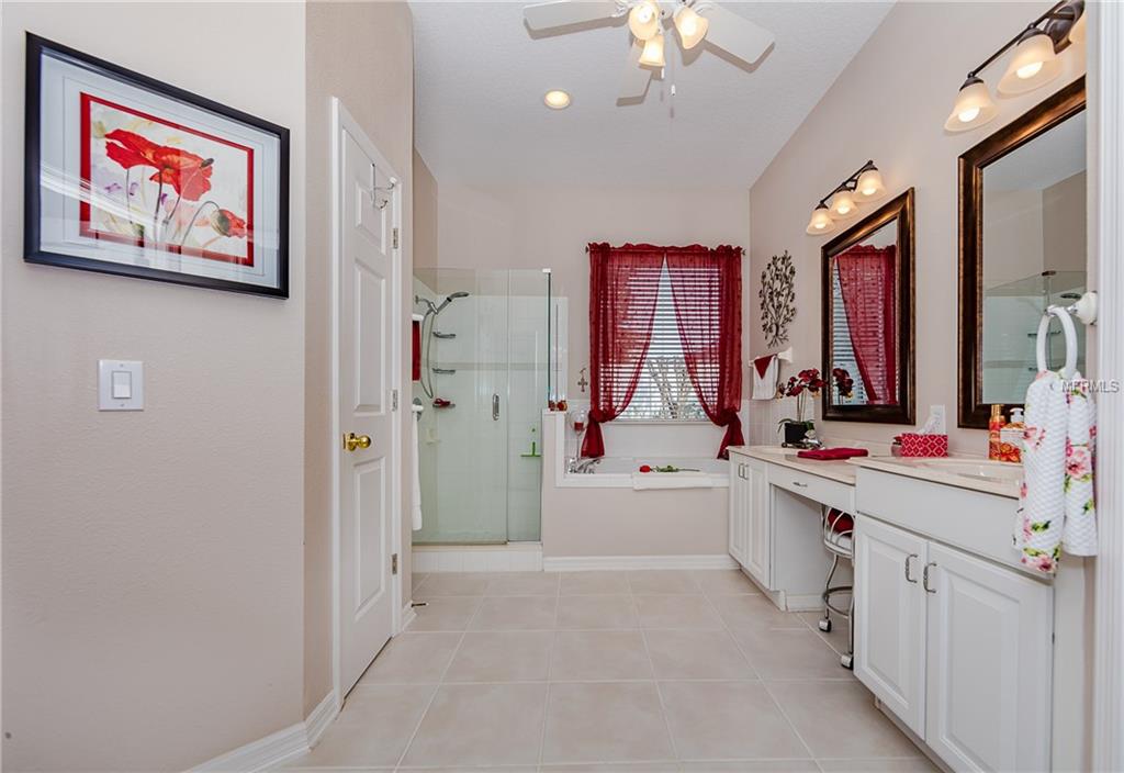 10826 PIPING ROCK CIRCLE, ORLANDO, Florida 32817, 3 Bedrooms Bedrooms, 7 Rooms Rooms,2 BathroomsBathrooms,Residential,For sale,PIPING ROCK,O5561444