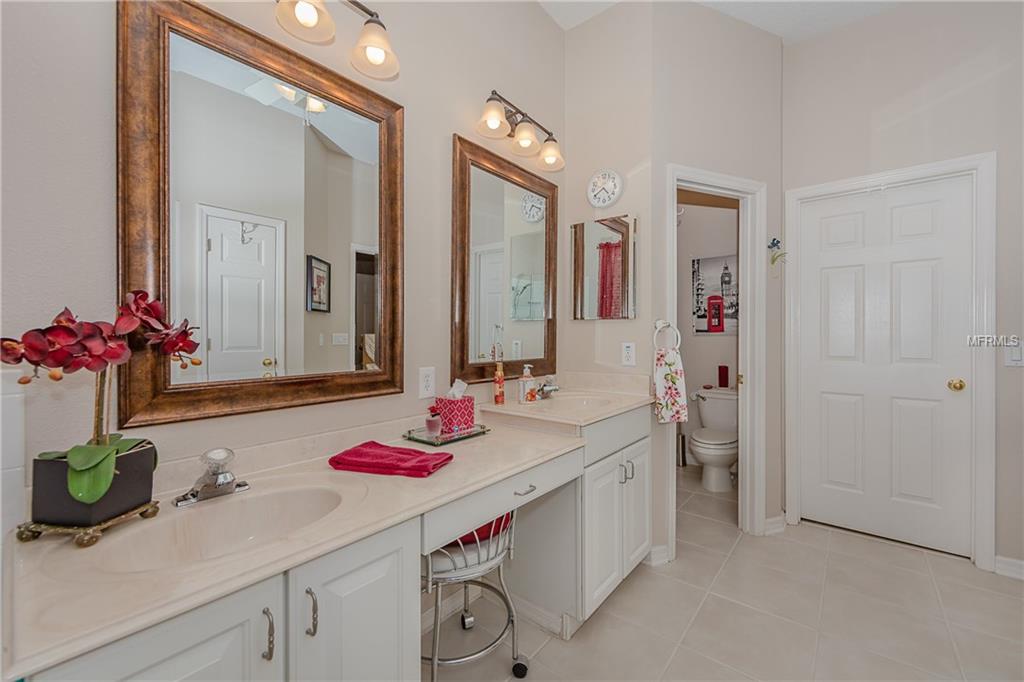 10826 PIPING ROCK CIRCLE, ORLANDO, Florida 32817, 3 Bedrooms Bedrooms, 7 Rooms Rooms,2 BathroomsBathrooms,Residential,For sale,PIPING ROCK,O5561444