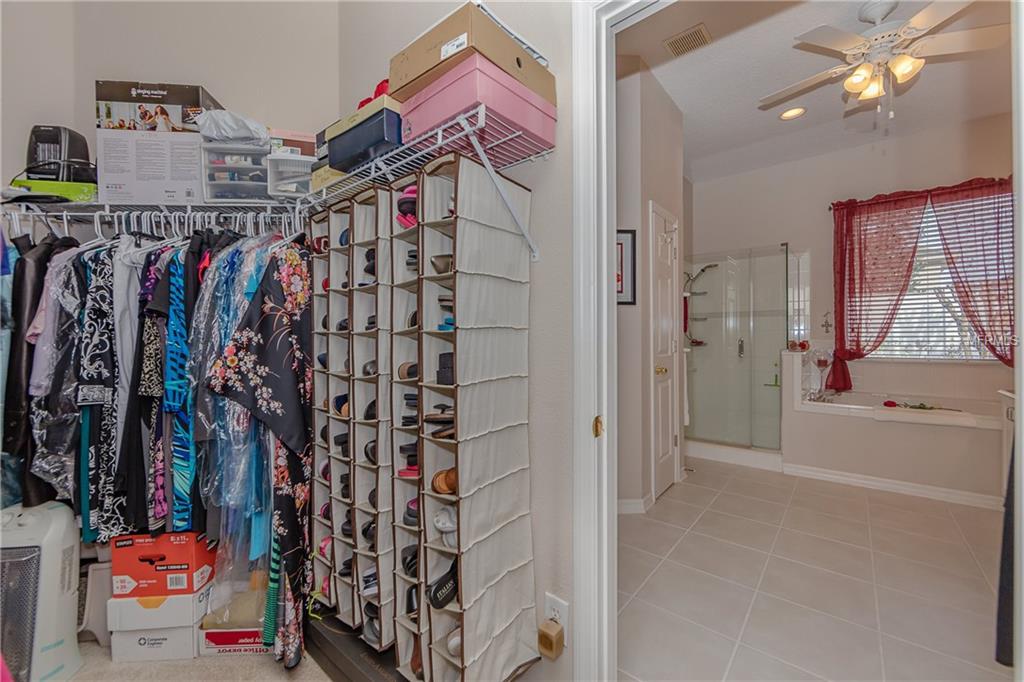 10826 PIPING ROCK CIRCLE, ORLANDO, Florida 32817, 3 Bedrooms Bedrooms, 7 Rooms Rooms,2 BathroomsBathrooms,Residential,For sale,PIPING ROCK,O5561444