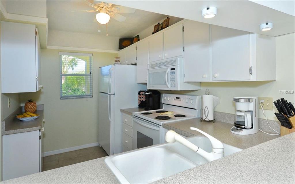 414 CERROMAR CIRCLE S, VENICE, Florida 34293, 2 Bedrooms Bedrooms, 7 Rooms Rooms,2 BathroomsBathrooms,Residential,For sale,CERROMAR,A4209961