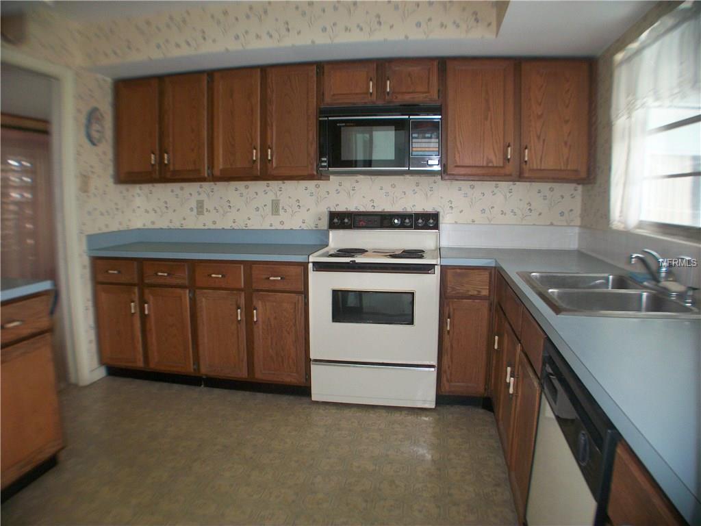 112 FRANCIS DRIVE NE, PORT CHARLOTTE, Florida 33952, 3 Bedrooms Bedrooms, 6 Rooms Rooms,2 BathroomsBathrooms,Residential,For sale,FRANCIS,C7249149