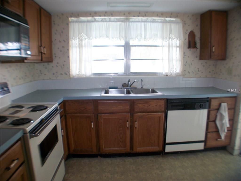 112 FRANCIS DRIVE NE, PORT CHARLOTTE, Florida 33952, 3 Bedrooms Bedrooms, 6 Rooms Rooms,2 BathroomsBathrooms,Residential,For sale,FRANCIS,C7249149