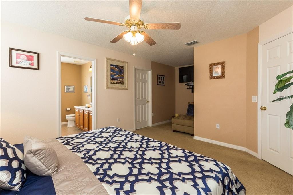 142 BAY LEAF LANE, DAVENPORT, Florida 33896, 5 Bedrooms Bedrooms, 8 Rooms Rooms,3 BathroomsBathrooms,Residential,For sale,BAY LEAF,O5516966