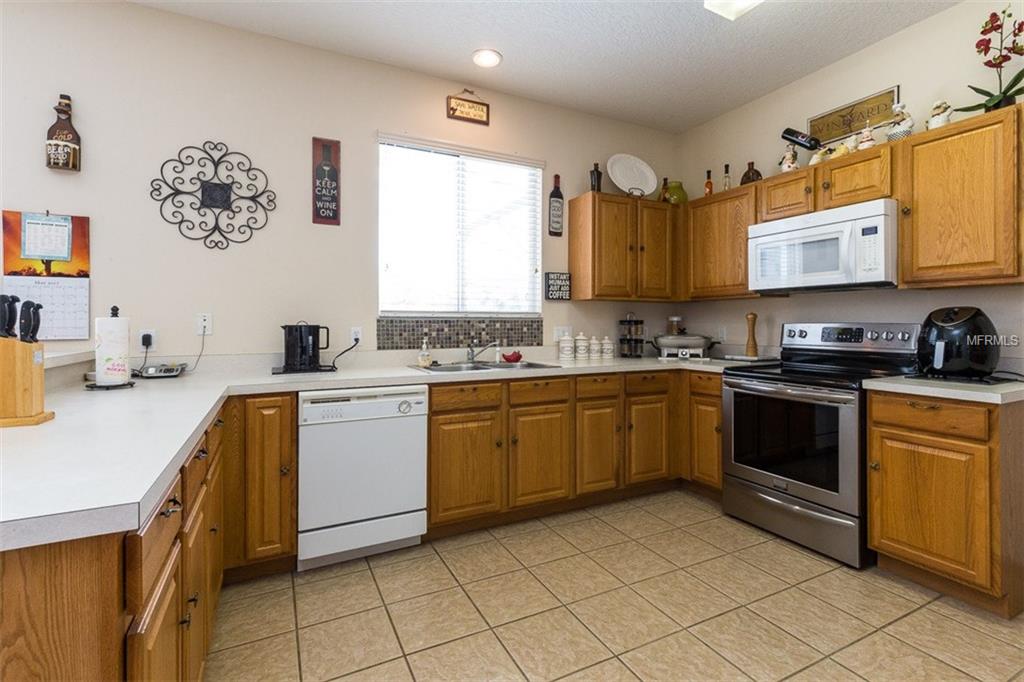 142 BAY LEAF LANE, DAVENPORT, Florida 33896, 5 Bedrooms Bedrooms, 8 Rooms Rooms,3 BathroomsBathrooms,Residential,For sale,BAY LEAF,O5516966