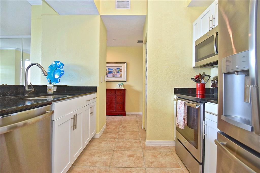 1064 N TAMIAMI TRAIL, SARASOTA, Florida 34236, 2 Bedrooms Bedrooms, 5 Rooms Rooms,2 BathroomsBathrooms,Residential,For sale,TAMIAMI,A4198991