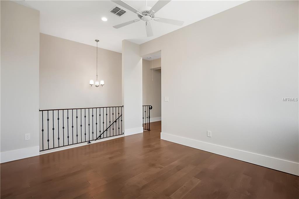 425 13TH AVENUE N, ST PETERSBURG, Florida 33704, 3 Bedrooms Bedrooms, 3 Rooms Rooms,2 BathroomsBathrooms,Residential,For sale,13TH,U7844715