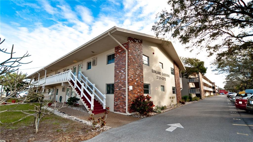 3709 S SCHOOL AVENUE, SARASOTA, Florida 34239, 2 Bedrooms Bedrooms, 5 Rooms Rooms,2 BathroomsBathrooms,Residential,For sale,SCHOOL,A4207825