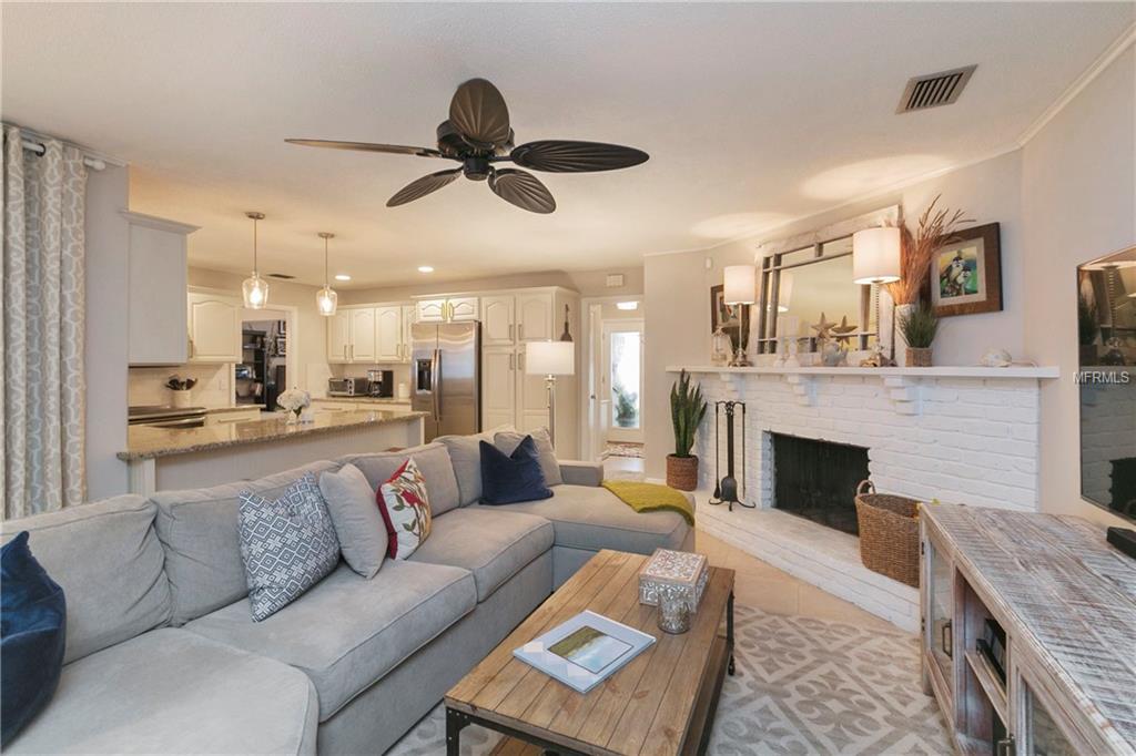 712 MONMOUTH WAY, WINTER PARK, Florida 32792, 5 Bedrooms Bedrooms, 10 Rooms Rooms,3 BathroomsBathrooms,Residential,For sale,MONMOUTH,O5561957