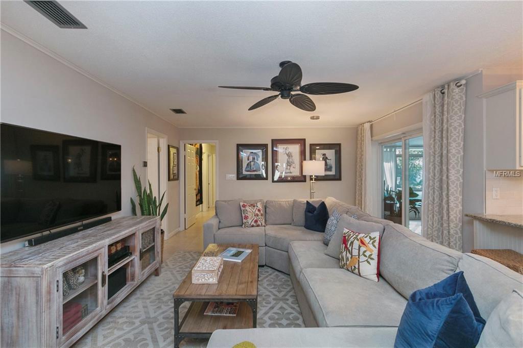 712 MONMOUTH WAY, WINTER PARK, Florida 32792, 5 Bedrooms Bedrooms, 10 Rooms Rooms,3 BathroomsBathrooms,Residential,For sale,MONMOUTH,O5561957