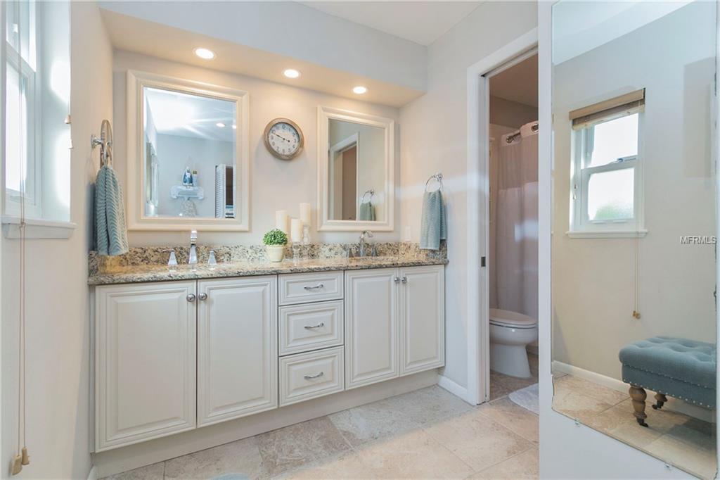 712 MONMOUTH WAY, WINTER PARK, Florida 32792, 5 Bedrooms Bedrooms, 10 Rooms Rooms,3 BathroomsBathrooms,Residential,For sale,MONMOUTH,O5561957