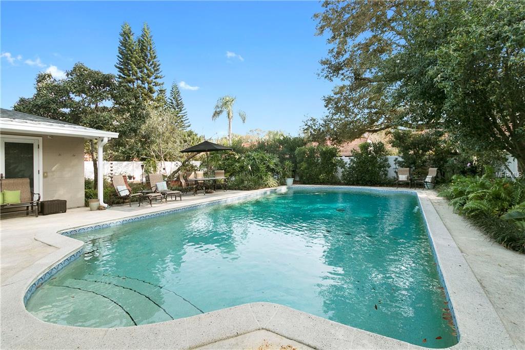 712 MONMOUTH WAY, WINTER PARK, Florida 32792, 5 Bedrooms Bedrooms, 10 Rooms Rooms,3 BathroomsBathrooms,Residential,For sale,MONMOUTH,O5561957