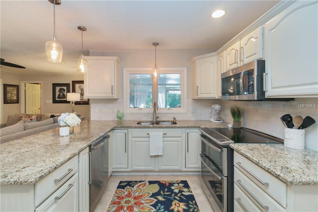 712 MONMOUTH WAY, WINTER PARK, Florida 32792, 5 Bedrooms Bedrooms, 10 Rooms Rooms,3 BathroomsBathrooms,Residential,For sale,MONMOUTH,O5561957