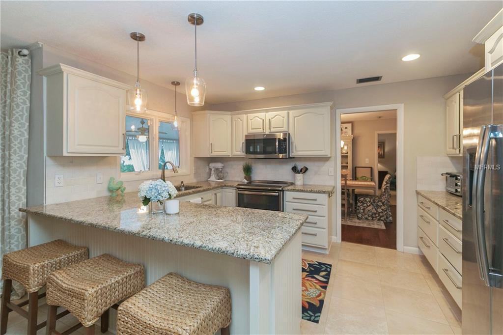 712 MONMOUTH WAY, WINTER PARK, Florida 32792, 5 Bedrooms Bedrooms, 10 Rooms Rooms,3 BathroomsBathrooms,Residential,For sale,MONMOUTH,O5561957