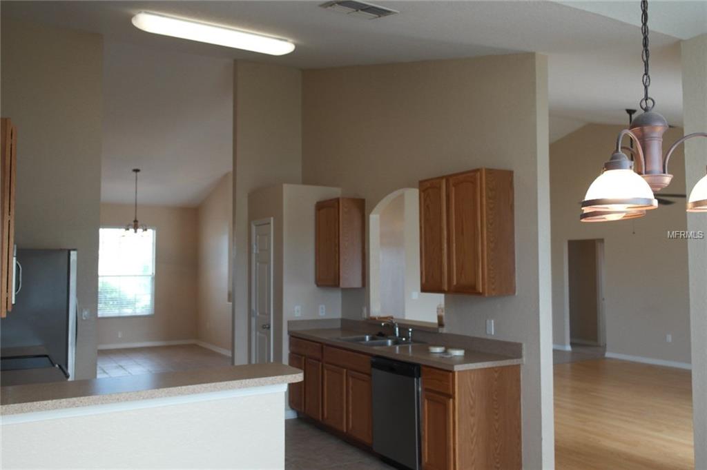 251 TERRANOVA BOULEVARD, WINTER HAVEN, Florida 33884, 4 Bedrooms Bedrooms, 9 Rooms Rooms,2 BathroomsBathrooms,Residential,For sale,TERRANOVA,P4717858