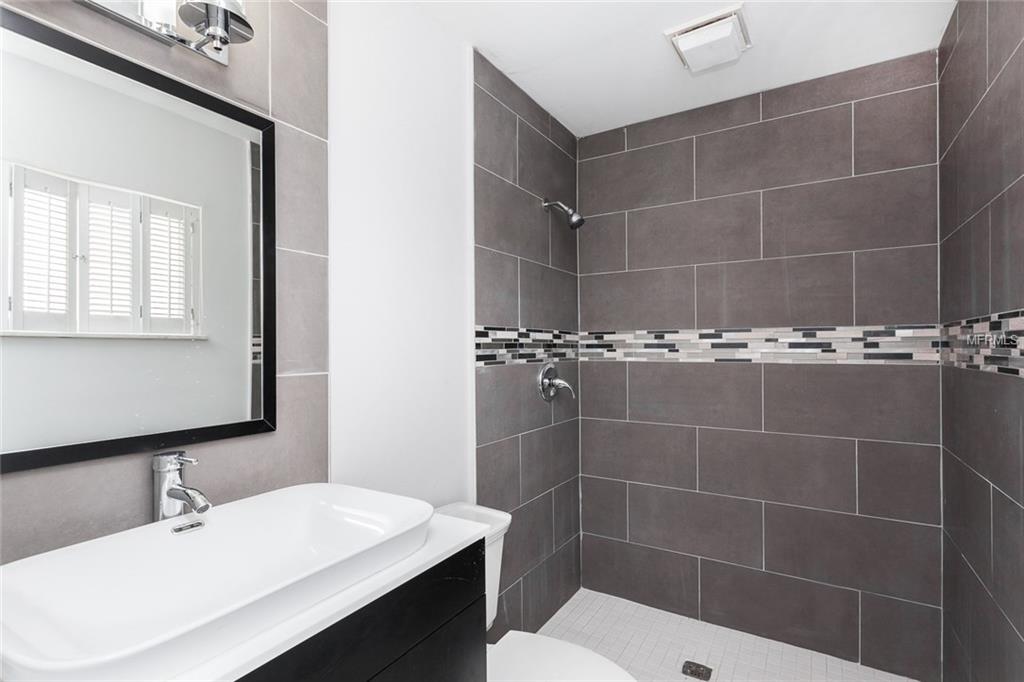 304 LOCHMOND DRIVE, FERN PARK, Florida 32730, 3 Bedrooms Bedrooms, 3 Rooms Rooms,2 BathroomsBathrooms,Residential,For sale,LOCHMOND,O5556125