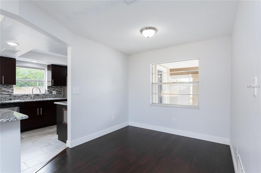 304 LOCHMOND DRIVE, FERN PARK, Florida 32730, 3 Bedrooms Bedrooms, 3 Rooms Rooms,2 BathroomsBathrooms,Residential,For sale,LOCHMOND,O5556125