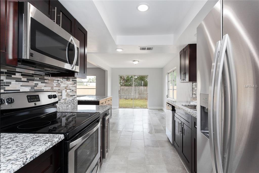 304 LOCHMOND DRIVE, FERN PARK, Florida 32730, 3 Bedrooms Bedrooms, 3 Rooms Rooms,2 BathroomsBathrooms,Residential,For sale,LOCHMOND,O5556125