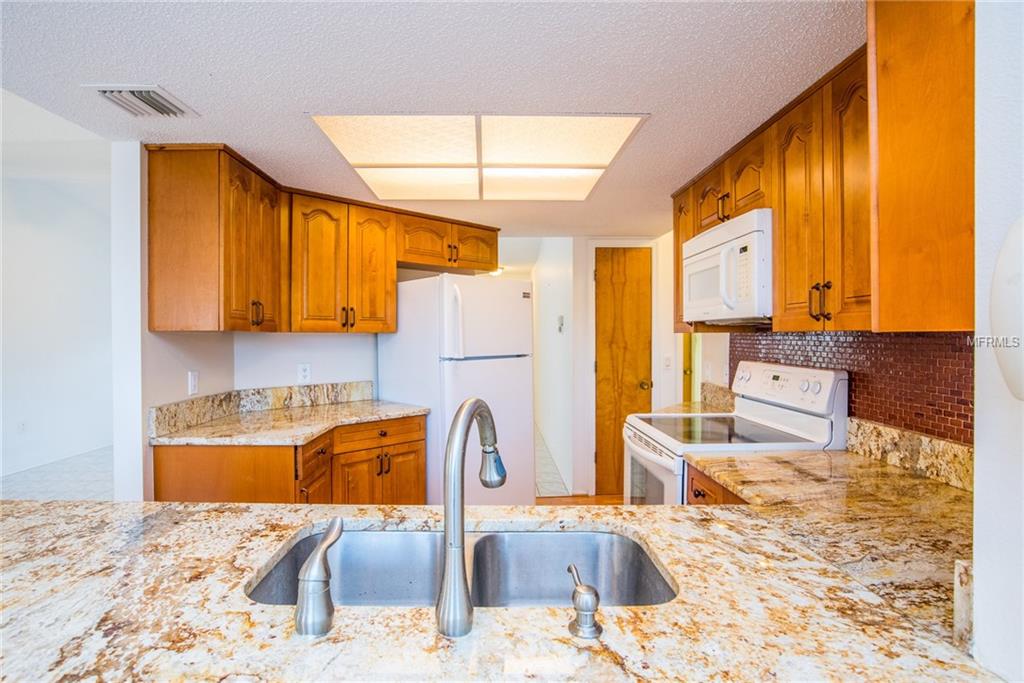 125 SHADY PINE LANE, NOKOMIS, Florida 34275, 3 Bedrooms Bedrooms, 8 Rooms Rooms,2 BathroomsBathrooms,Residential,For sale,SHADY PINE,A4208253