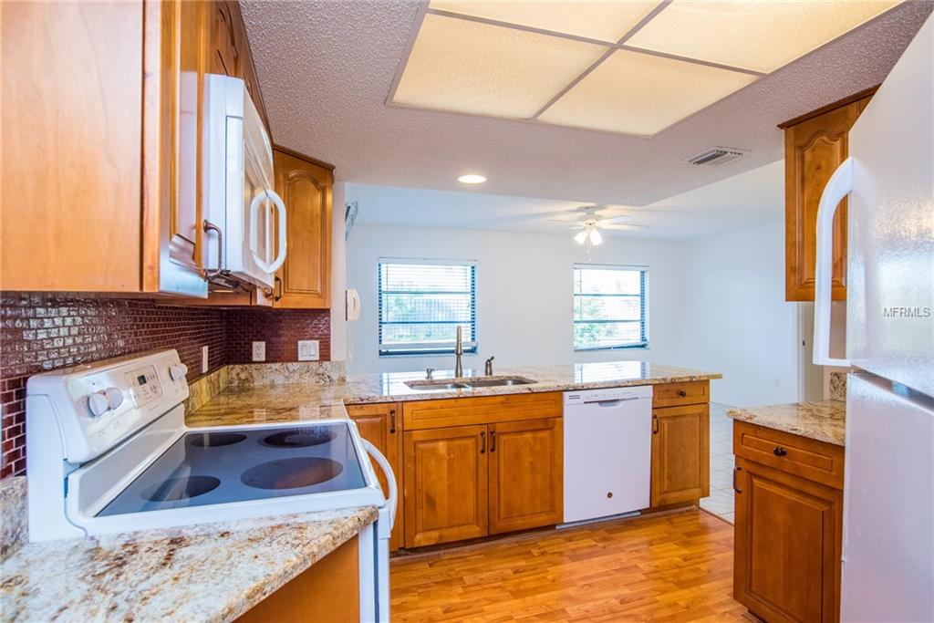 125 SHADY PINE LANE, NOKOMIS, Florida 34275, 3 Bedrooms Bedrooms, 8 Rooms Rooms,2 BathroomsBathrooms,Residential,For sale,SHADY PINE,A4208253