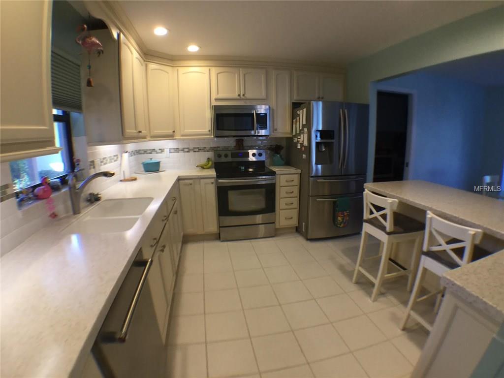 1740 LAKE PLACE, VENICE, Florida 34293, 2 Bedrooms Bedrooms, 7 Rooms Rooms,2 BathroomsBathrooms,Residential,For sale,LAKE,N5916326