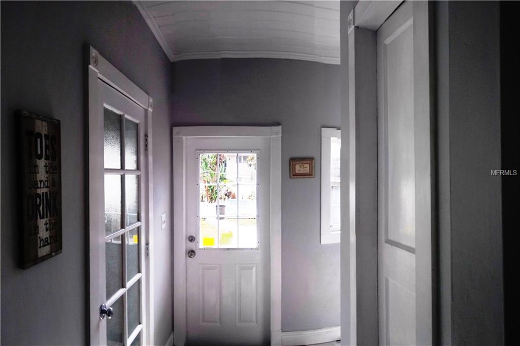 206 18TH AVENUE SE, ST PETERSBURG, Florida 33705, 3 Bedrooms Bedrooms, 8 Rooms Rooms,2 BathroomsBathrooms,Residential,For sale,18TH,U7847467