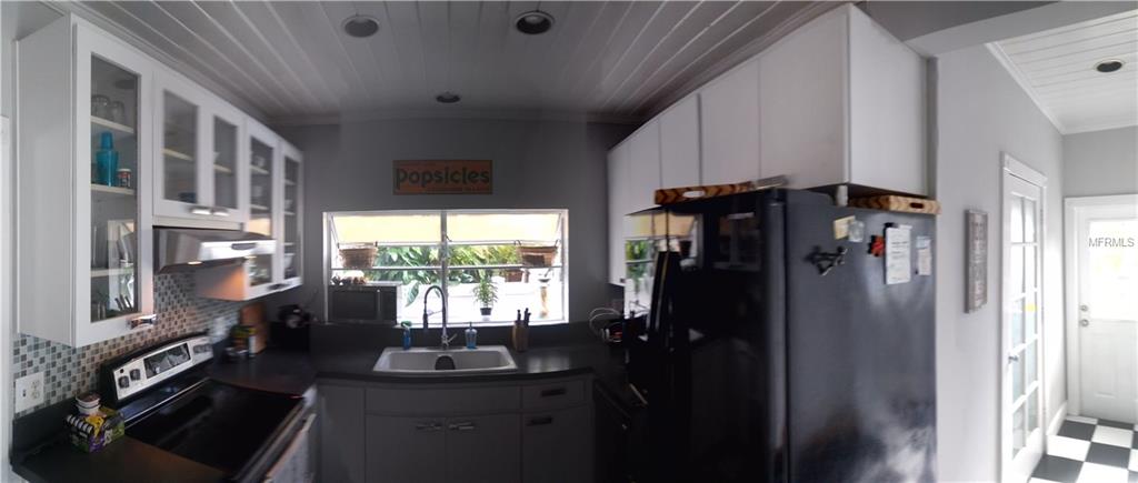 206 18TH AVENUE SE, ST PETERSBURG, Florida 33705, 3 Bedrooms Bedrooms, 8 Rooms Rooms,2 BathroomsBathrooms,Residential,For sale,18TH,U7847467